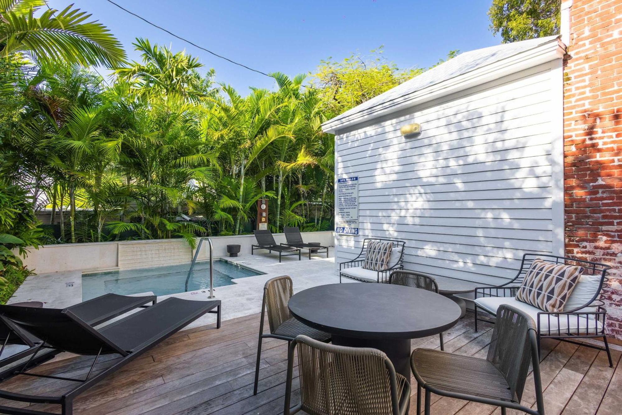 Takeover At The Grand Maloney Key West Exterior photo
